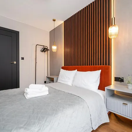 Wroblewskiego Chic With Garden Apartment Lodz