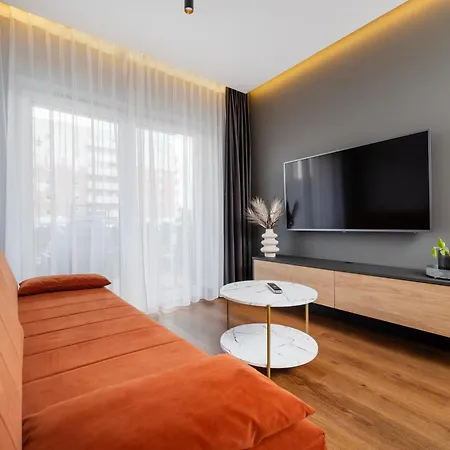 Apartment Wroblewskiego Chic With Garden