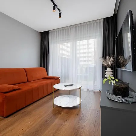 Apartment Wroblewskiego Chic With Garden