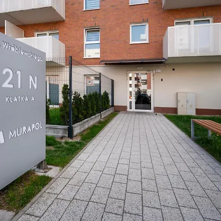 Wroblewskiego Chic With Garden Apartment Lodz