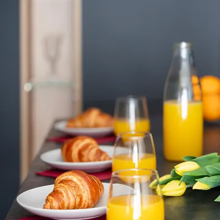 Wroblewskiego Chic With Garden Apartment Lodz