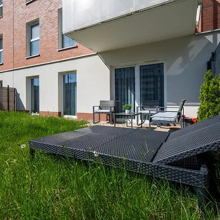 Wroblewskiego Chic With Garden Lodz